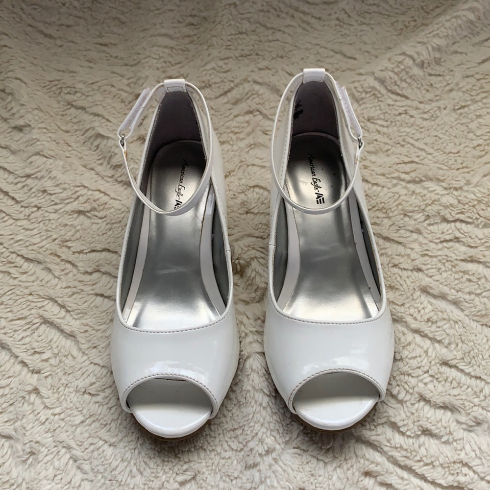 American Eagle Open Toe Heels Sz 1 1/2 NEW
